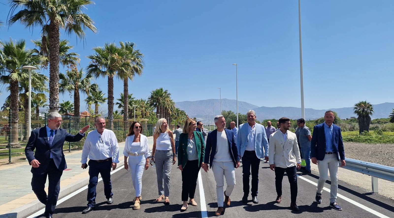 El vial que une playa Granada y playa de Poniente, ya en marcha en Motril